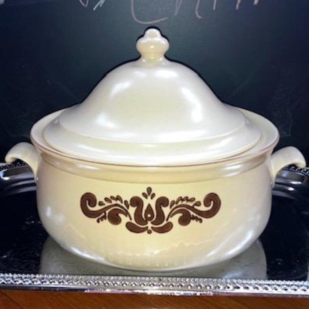 PFALTZGRAFF Village MADE IN USA 1976 Vintage Stoneware Casserole Dish & Lid